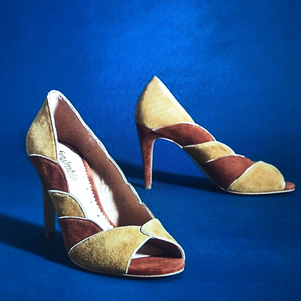 Stunning Suede heels🤎💛🤎💛